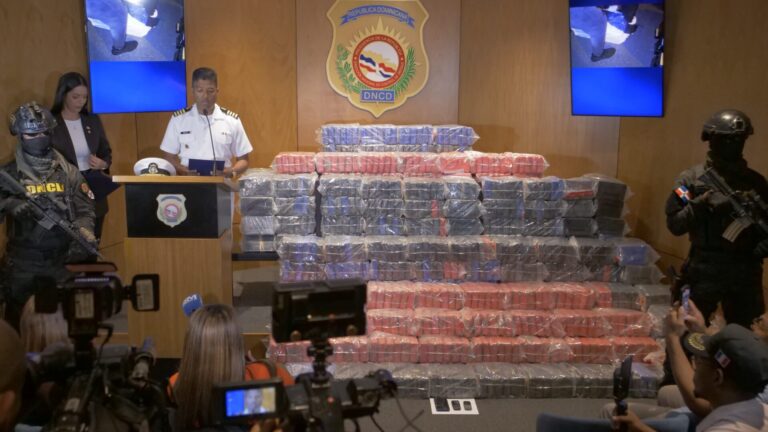Ocupan casi una tonelada de cocaína y apresan tres venezolanos en Peravia
