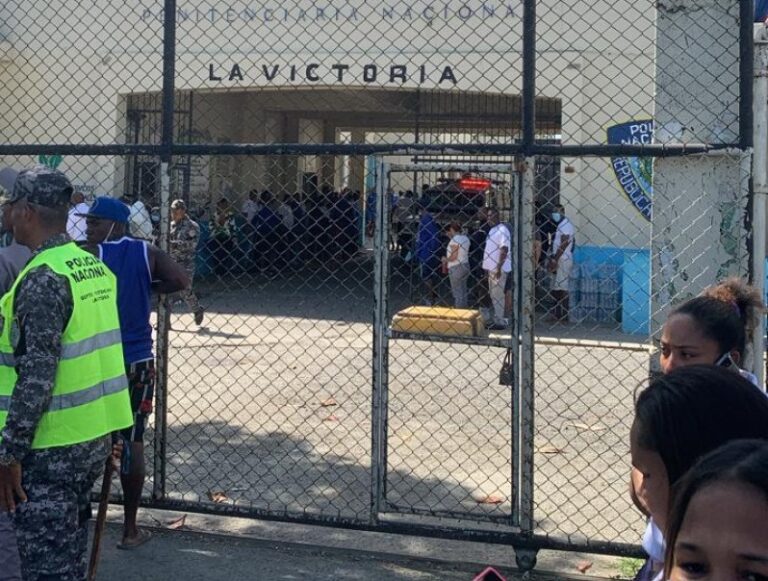 Procuradora Mirian German confirma muerte de 11 reclusos durante incendio en cárcel La Victoria
