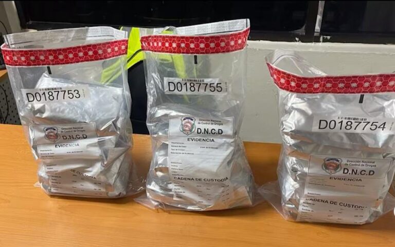 Decomisan en el AILA 16 paquetes de marihuana escondidos en fundas de sopas