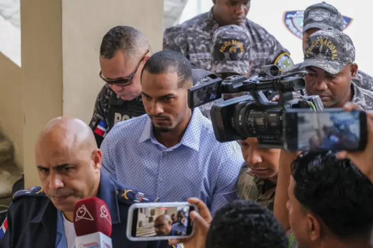 Wander Franco estará bajo licencia administrativa hasta el 1 de junio. La investigación continúa