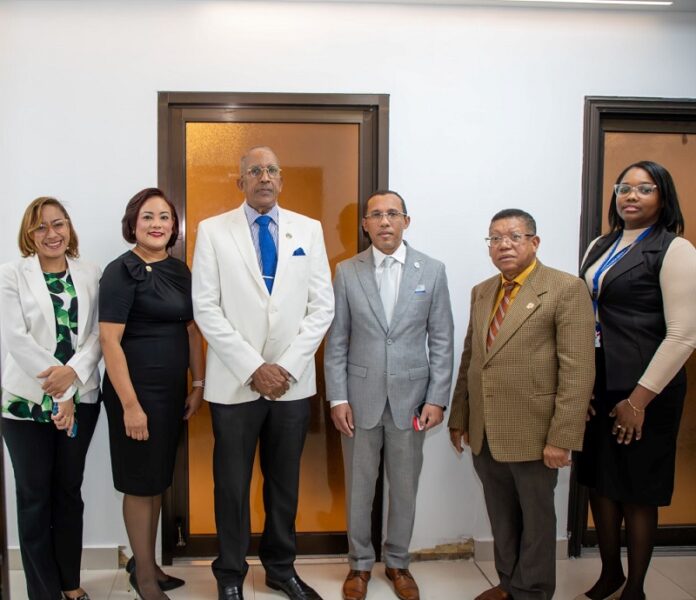 Contralor Félix Santana y otras personalidades