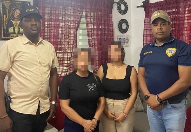 Regresa sana y salva a su casa de Santiago joven de 18 años reportada ayer como desaparecida