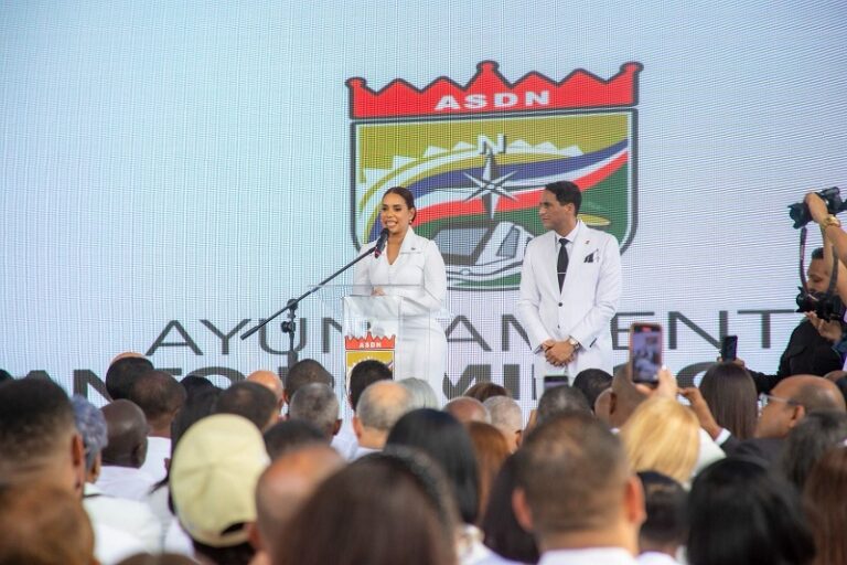 Betty Gerónimo asume como la primera mujer en dirigir Alcaldía de Santo Domingo Norte