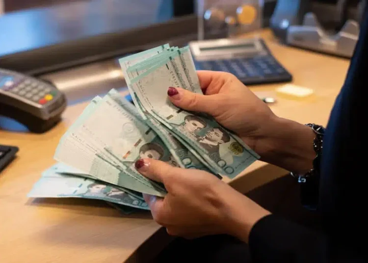 El sector financiero se mantiene en segundo lugar con el salario promedio más alto del país