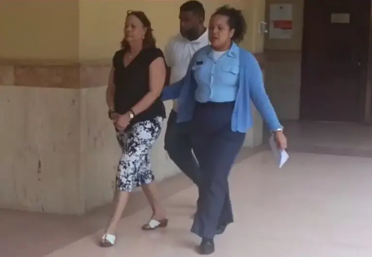 Apresan esposa de profesor asesinado en Santiago en 2020