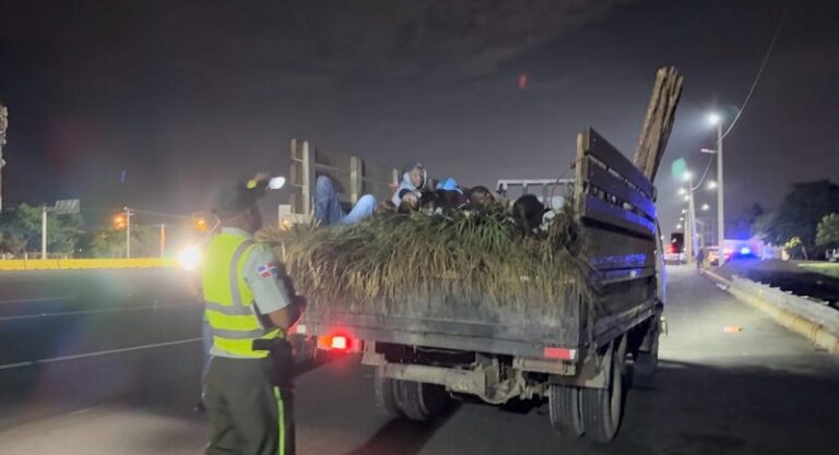 Digesett sorprende indocumentados se trasladaban en camión detenido durante operativos
