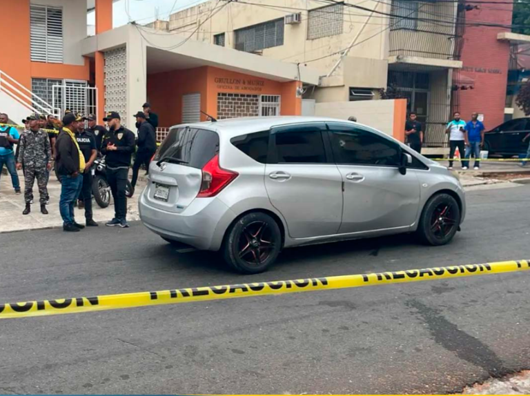 Sargento PN mata mujer y se suicida dentro de vehículo en Gascue