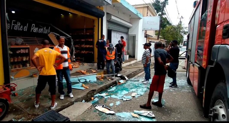 Cinco heridos tras explosión en panadería de La Vega