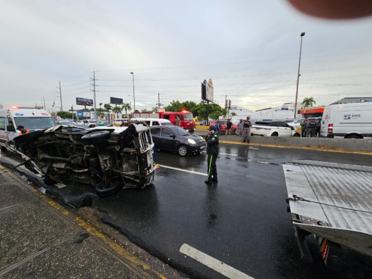 Cuatro heridos tras accidente de tránsito en la Kennedy con la Lope de Vega