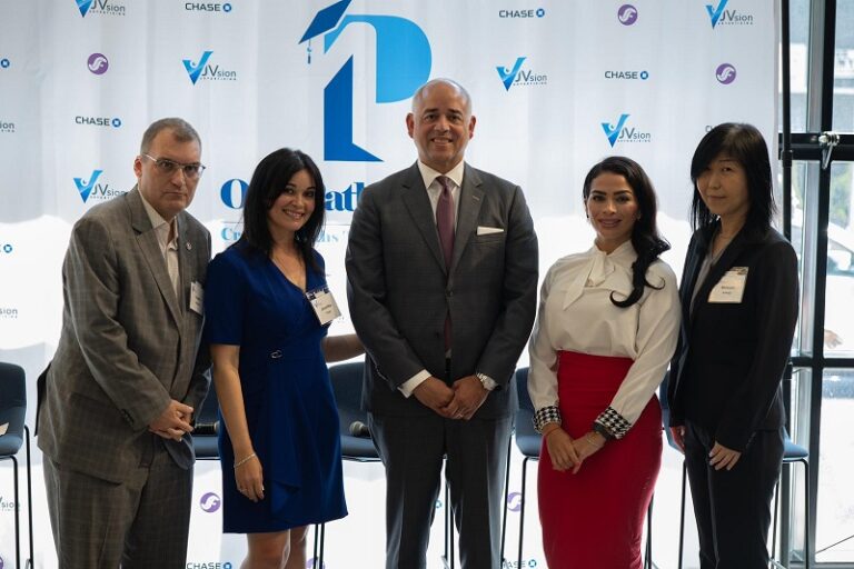 Lanzan fundación One Pathway; buscan ayudar a inmigrantes a desarrollarse profesionalmente en EEUU