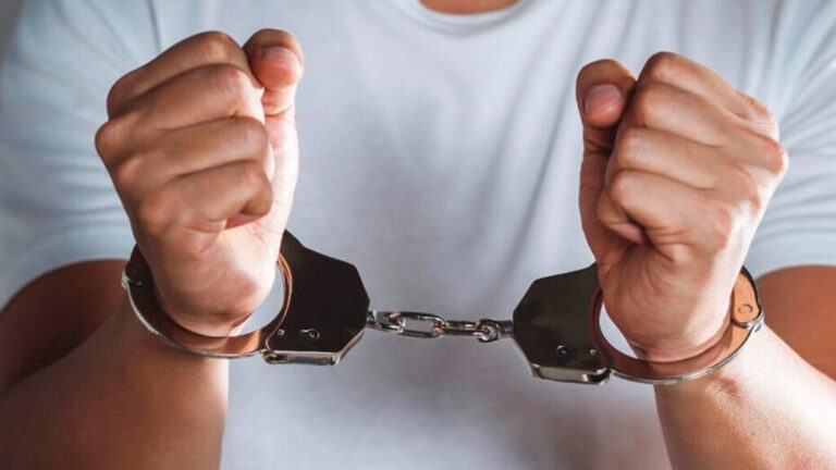Detiene hombre por estafa de RD$88,500 para envió de cajas y tanques 