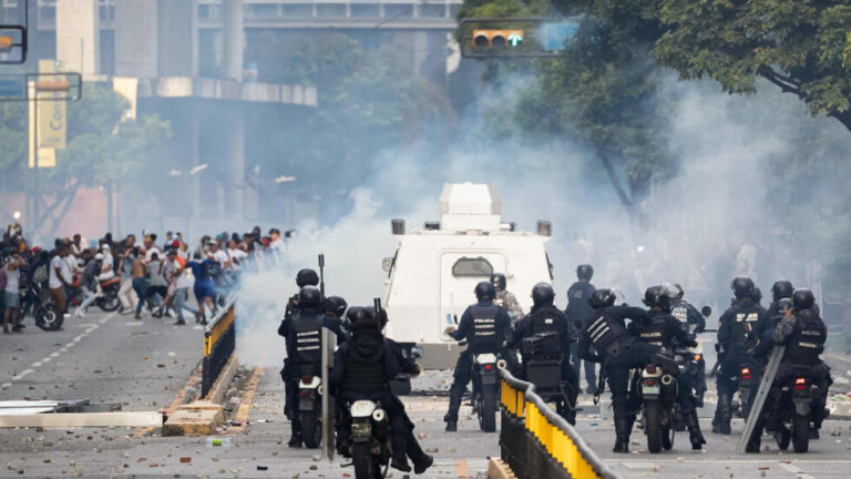 Al menos seis muertos y 84 heridos durante protestas en Venezuela