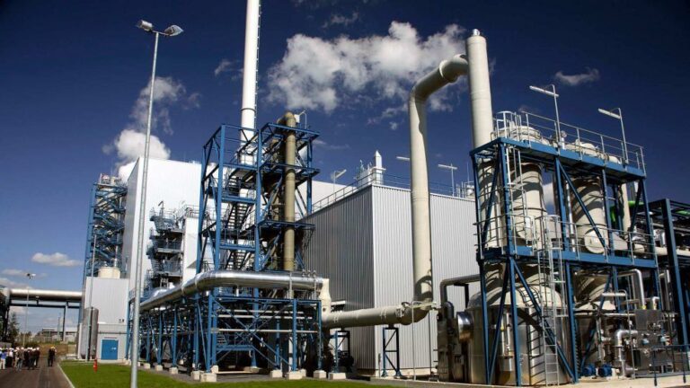 Salida de planta generadoras afecta a miles de clientes de las empresas distribuidoras
