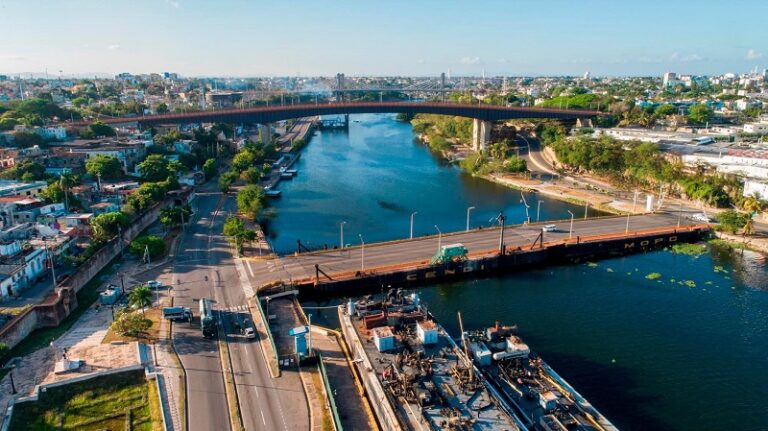 Obras Públicas cerrará mañana sábado Puente Flotante por dos horas