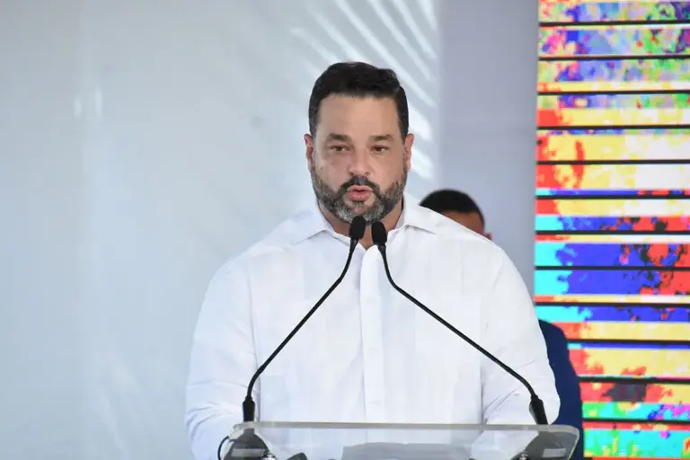 Presidente Luis Abinader anuncia a Armando Paíno Henríquez como nuevo ministro de Medio Ambiente y Recursos Naturales