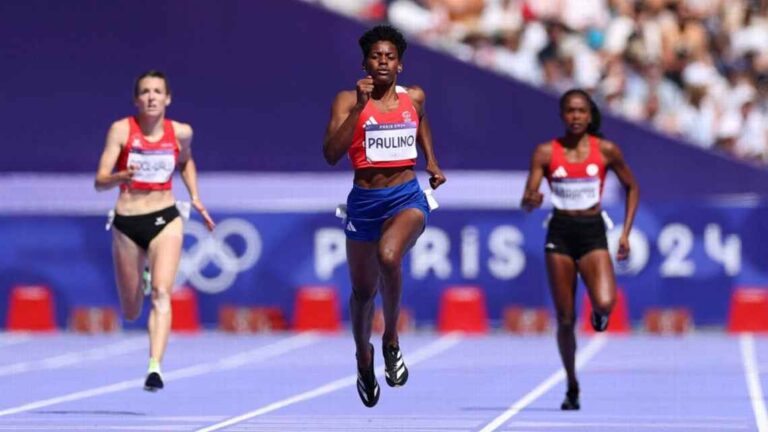 Marileidy Paulino domina y clasifica a semifinales en 400 metros planos en París 2024