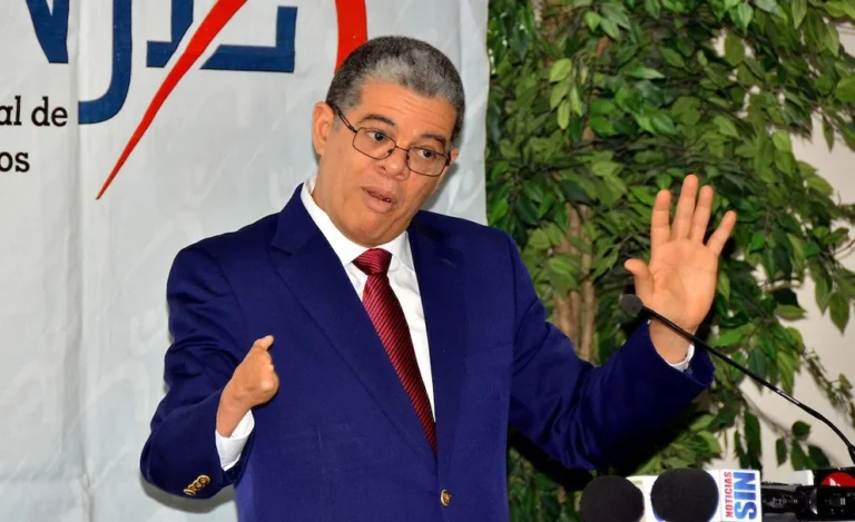 PLD expulsa de ‘manera deshonrosa’ a Carlos Amarante Baret