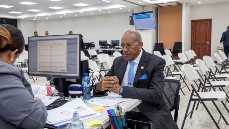Contralor Félix Santana actualizada su declaración jurada ante la Cámara de Cuentas