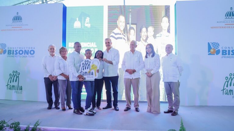Abinader entrega 227 apartamentos en Sabana Perdida y otras obras importantes