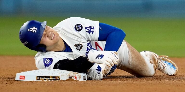 Ohtani con fuertes dolores al deslizarse en 2da en intento de robo