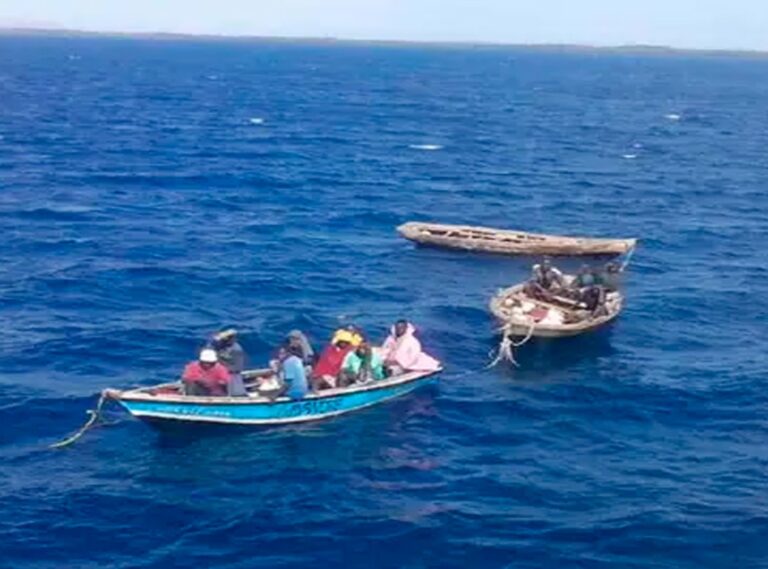 Repatrían a 12 migrantes dominicanos luego de ser detenidos en aguas de Puerto Rico