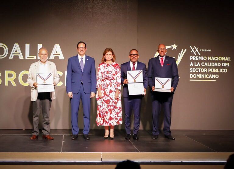 Contraloría obtiene Medalla de Bronce en la vigésima entrega del Premio a la Calidad del Sector Público