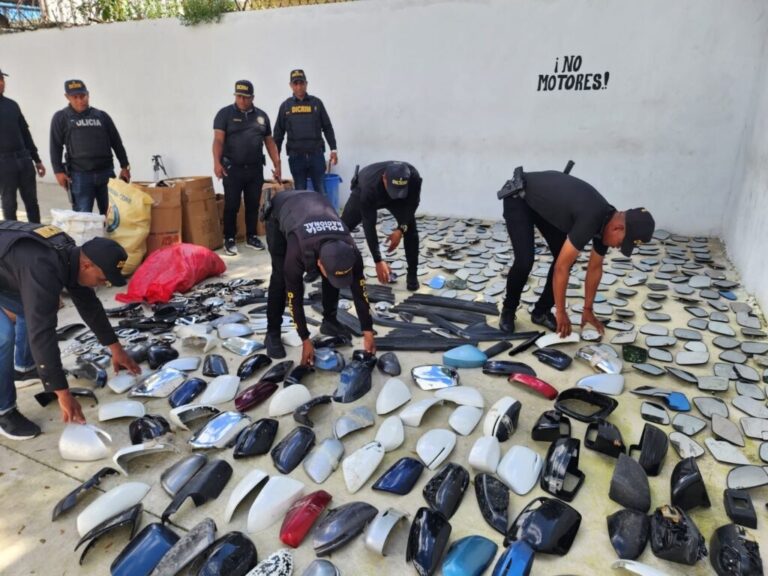 Desmantelan almacén de piezas de vehículos robadas en Villa María