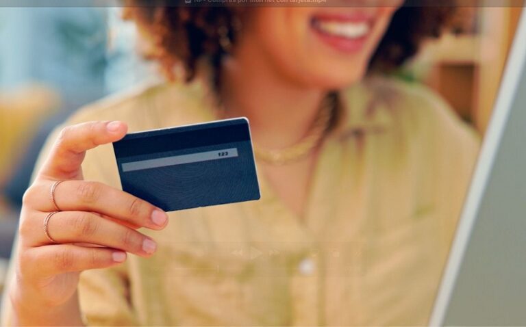 Los usuarios financieros prefieren usar tarjetas de débito para las compras por Internet locales y de crédito para las internacionales