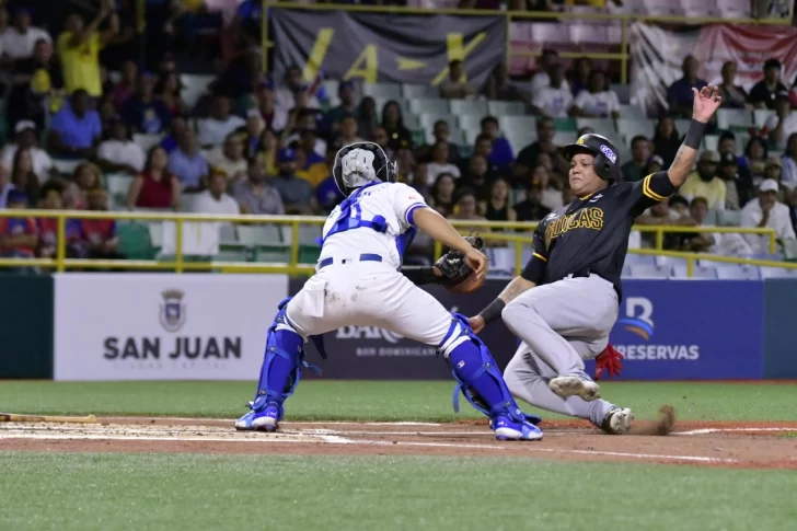 Licey derrota 11-3 a las Águilas en Puerto Rico