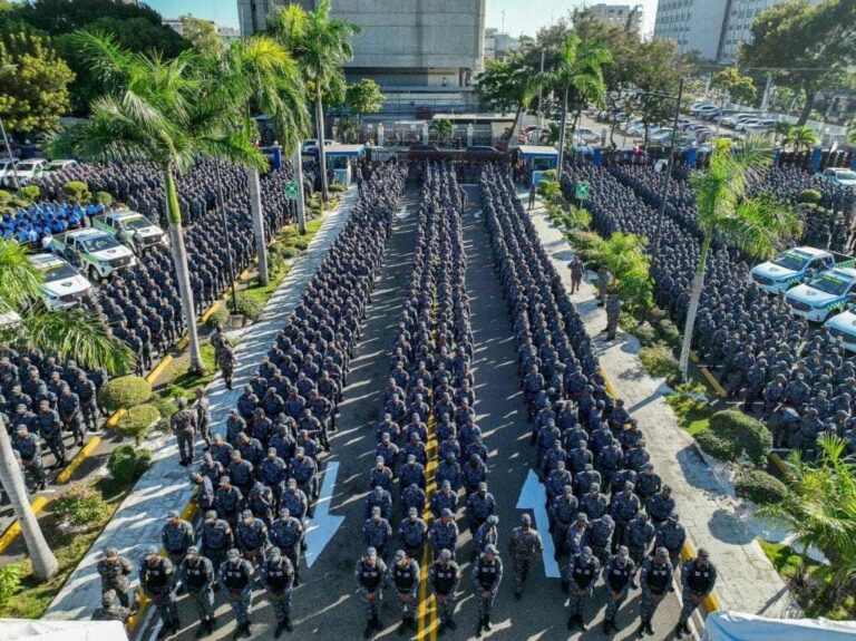 Policía despliega más de 4,300 agentes para garantizar la seguridad en Navidad, Año Nuevo y Día de Reyes