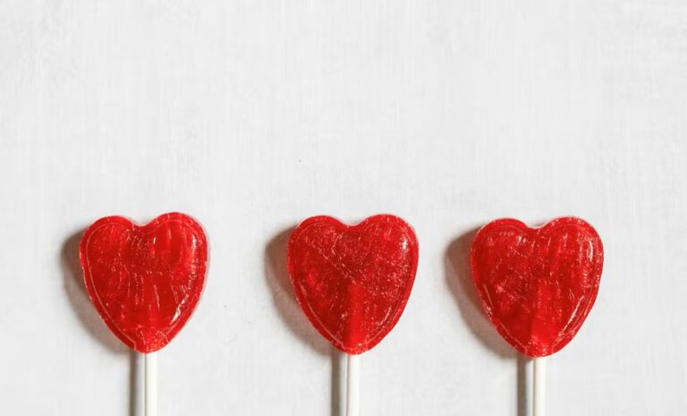EE.UU. prohíbe el uso alimenticio del colorante rojo nº 3, presente en bebidas y dulces
