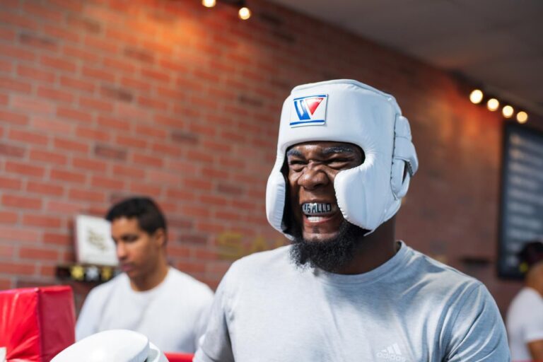 Carlos «Caballo Bronco» Adames defenderá su título mundial en una de las carteleras más grande en toda la historia del boxeo