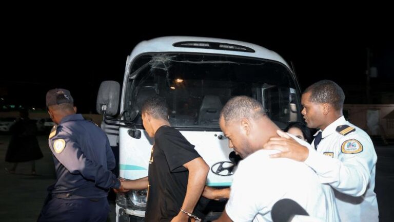 Dictan prisión preventiva a los dos policías que mataron mujer en Los Guaricanos