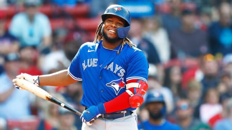 Vladimir Guerrero Jr. firma con los Azulejos de Toronto por 28,5 millones de dólares