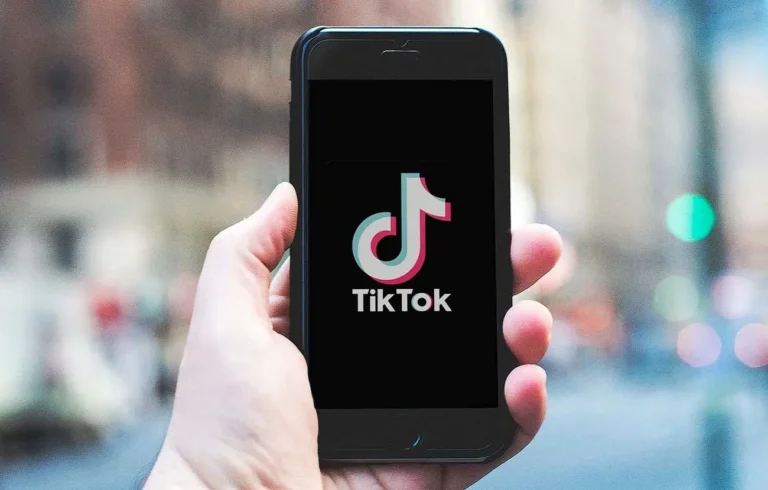 TikTok restablece servicio en EEUU después de que Trump prometió una orden ejecutiva