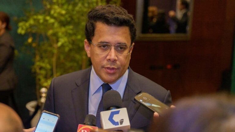 Ministro Collado invita a colombianos a seguir visitando RD en vísperas de la feria Vitrina de ANATO