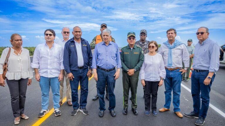 Habilitan provisional circunvalación de Baní para facilitar tránsito en Semana Santa