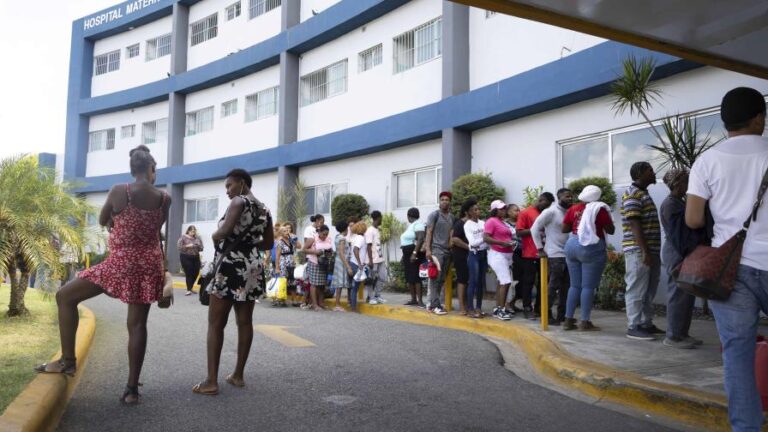 República Dominicana aplicará a partir de mañana un protocolo para migrantes en hospitales