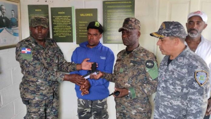 se-entrega-4d9fc54b-focus-0-0-896-504 Se entrega acusado de ultimar a raso policial durante conflicto social en El Café de Herrera
