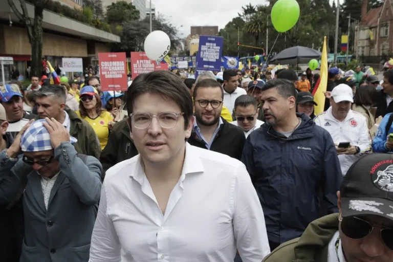 Miguel Uribe, aspirante a la presidencia de Colombia, supera con éxito primera cirugía tras atentado