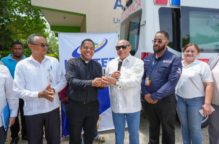INFOTEP entrega aula móvil al Politécnico Ann & Ted Kheel para fortalecer la formación técnica en salud