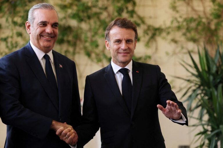Presidente francés Emmanuel Macron manifiesta interés de su gobierno en financiar el Tren Metropolitano de SD