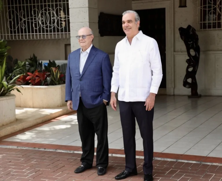 Luis Abinader se reúne este viernes con Hipólito Mejía para tratar la crisis en Haití