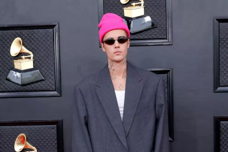 Justin Bieber lanza su séptimo álbum “Swag”