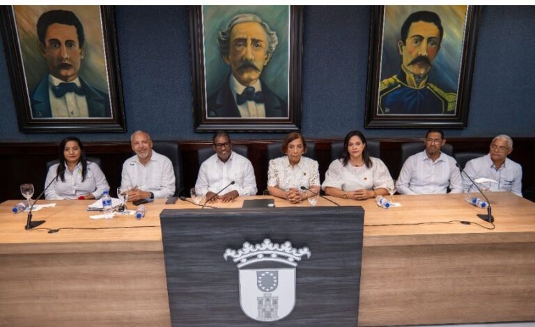 IDOPPRIL y Ayuntamiento La Vega buscan fortalecer protección de trabajadores municipales⁣