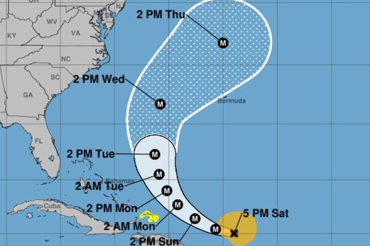 Huracán Erin se espera gire hacia el oeste-noroeste esta noche; República Dominicana bajo vigilancia por efectos indirectos