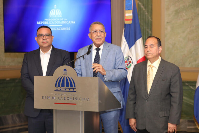 Abinader dispone entrega de informe con irregularidades de SeNaSa ante Procuraduría