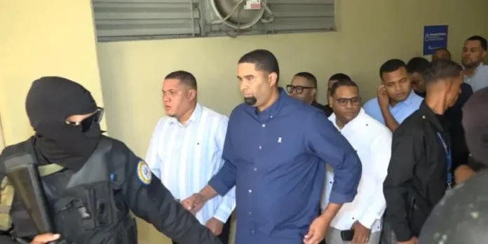 386-imponen-coercion-a-los-11-policias-imputados-por-muertes-de-cinco-hombres-en-la-barranquita-santiago-5843.jpg-750x375