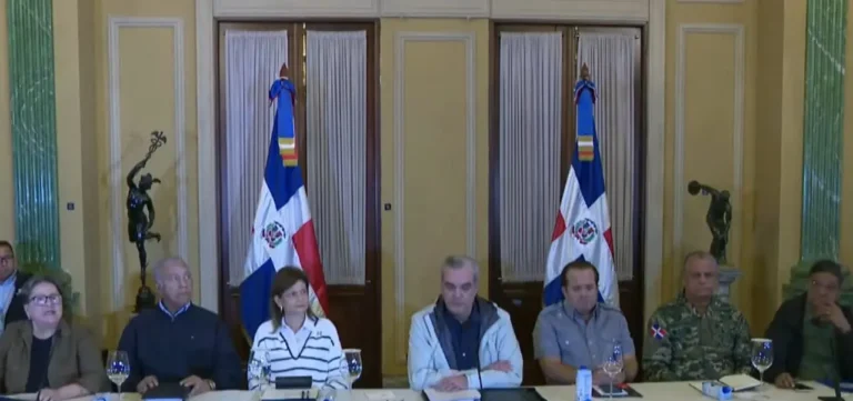 Suspenden docencia a nivel nacional y trabajo en provincias bajo alerta roja