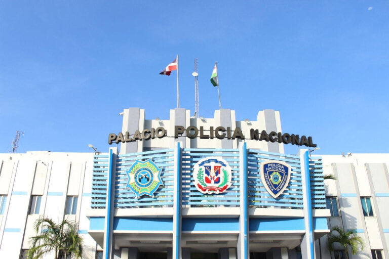 Policía Nacional pone en honrosa situación de retiro a 559 miembros conforme a la Ley 590-16
